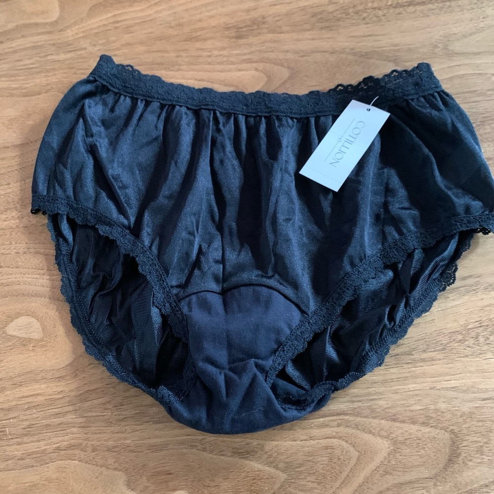 NWT Cotillion panties size 6